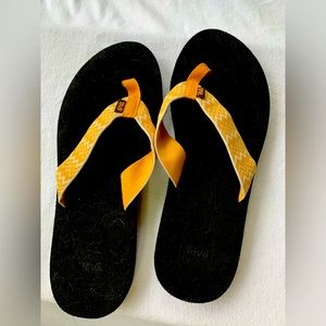 Brand new, never worn Teva mush flip flops size 9
